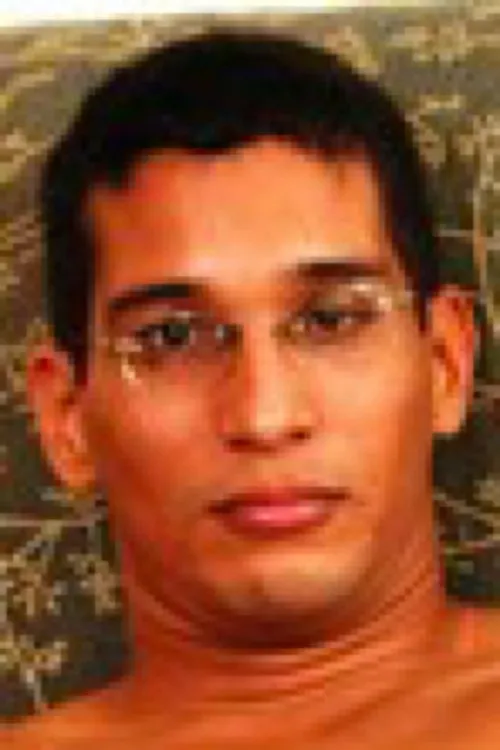 Julian Vasquez interpretando a Strip Club Patron