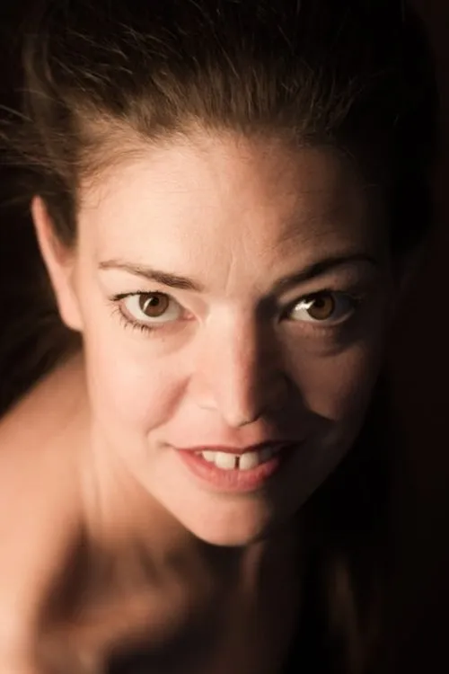 Irmha Manpengu ha trabajado con Julie Basecqz en 1 ocasiones