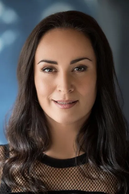 Julie Berthelsen — personaje: Host