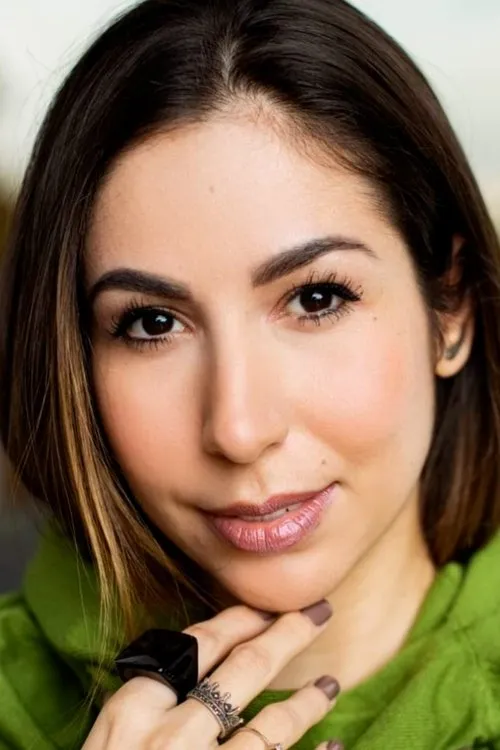 Julie Duarte interpretando a Taurina