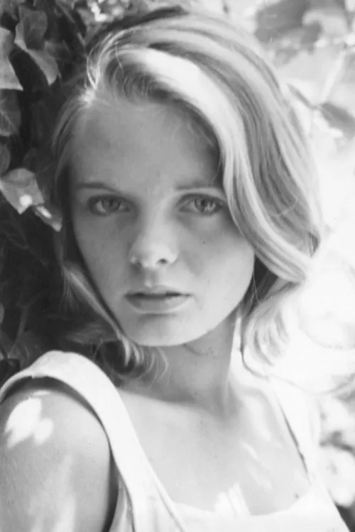 Frances E. Nealy ha trabajado con Julie Mannix en 1 ocasiones