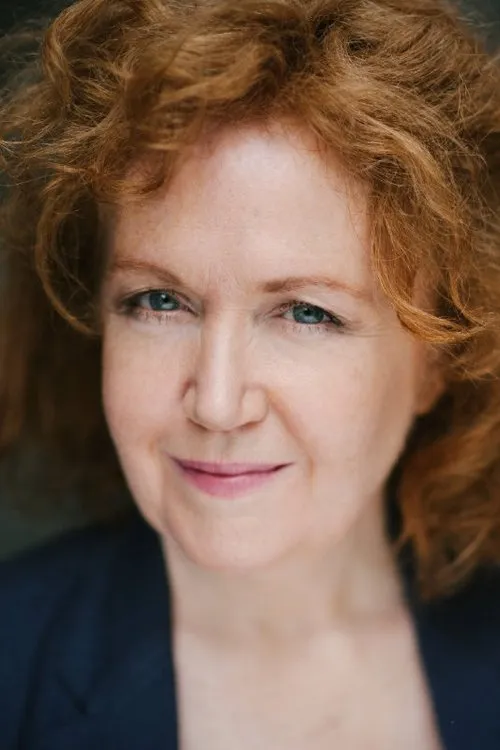 Julie Nihill interpretando a Maggie Butson