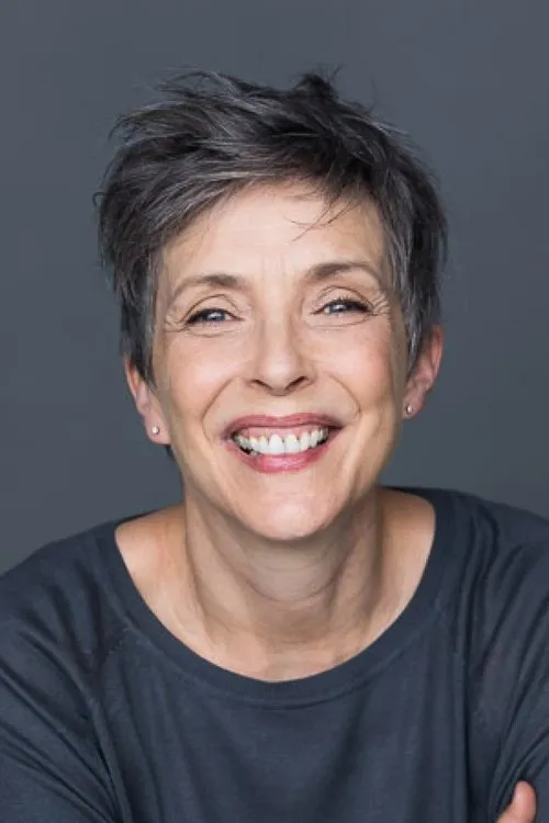 Julie Saint-Pierre interpretando a The Countess