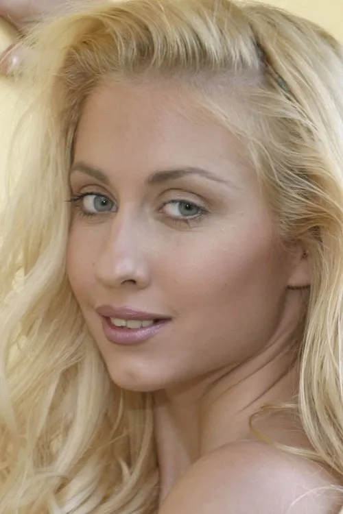 Elena Nikulina ha trabajado con Julie Silver en 5 ocasiones