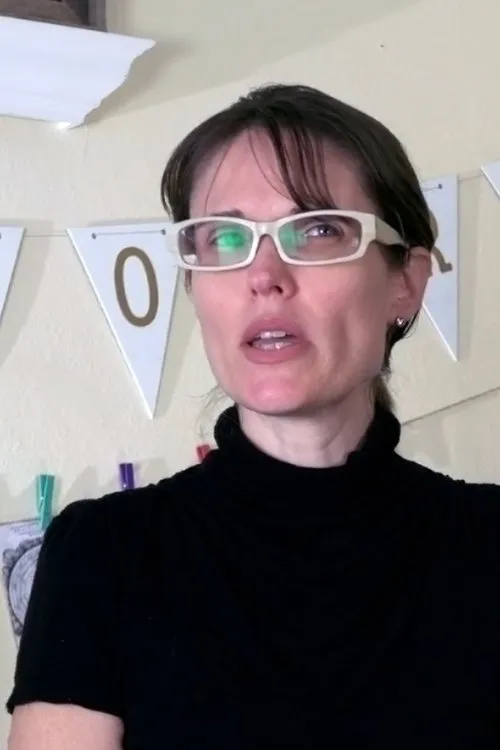 Lisa Valentine ha trabajado con Julie Wilder en 1 ocasiones