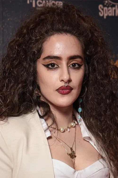 Juliette Motamed — personaje: Ayesha