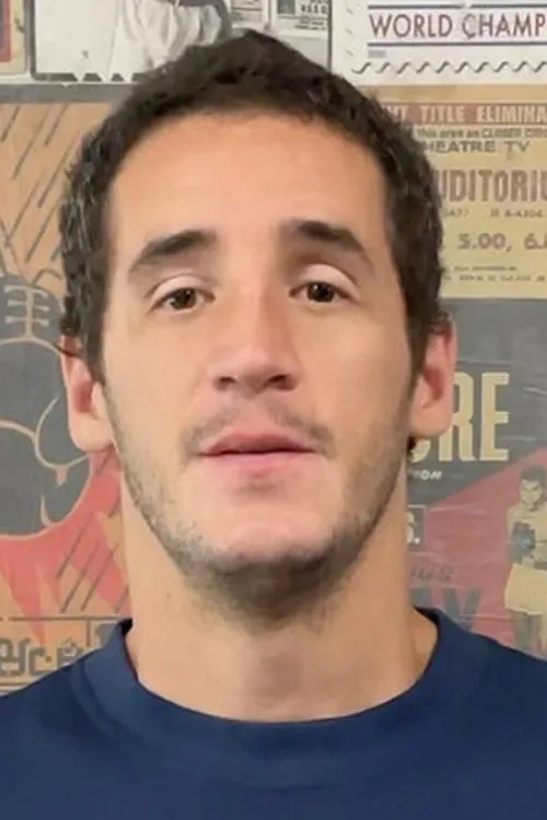 Julio Alamos interpretando a Self