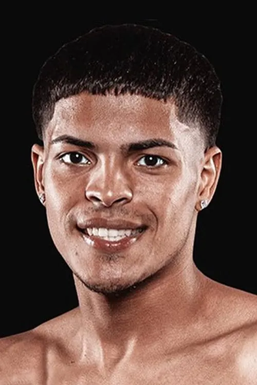 Julio Solis interpretando a Self