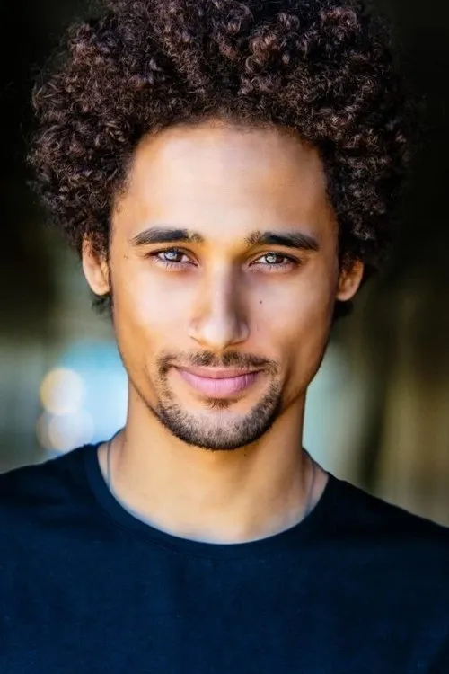 Julius Ritter interpretando a Marlon