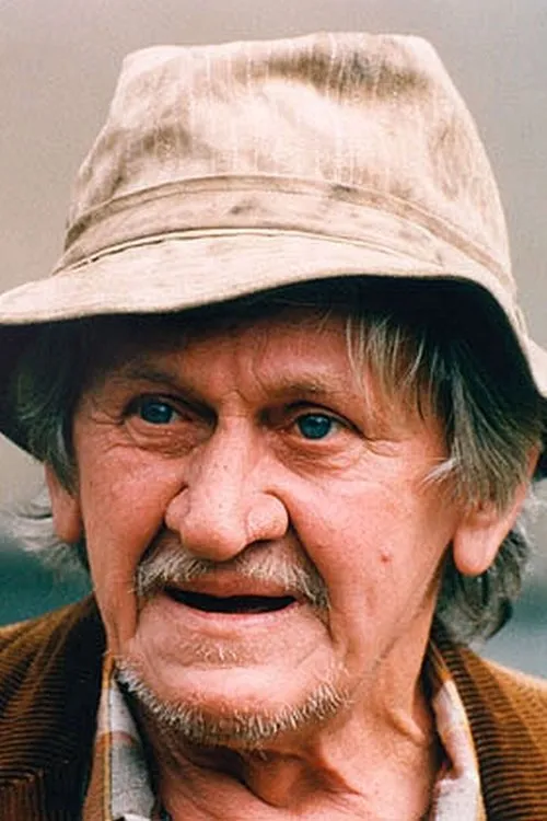 Július Vašek — personaje: Matej Laciak