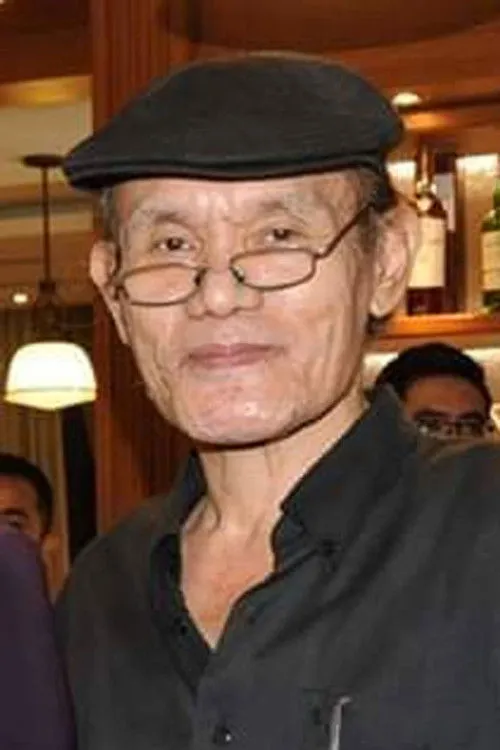 Jun Latonio interpretando a Self