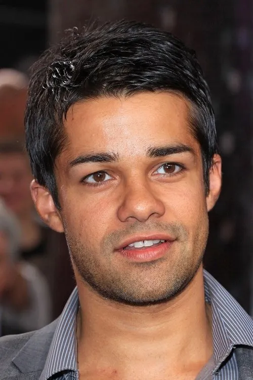 Genevieve Barr ha trabajado con Junade Khan en 1 ocasiones