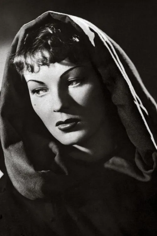 Junie Astor interpretando a Madame Lever