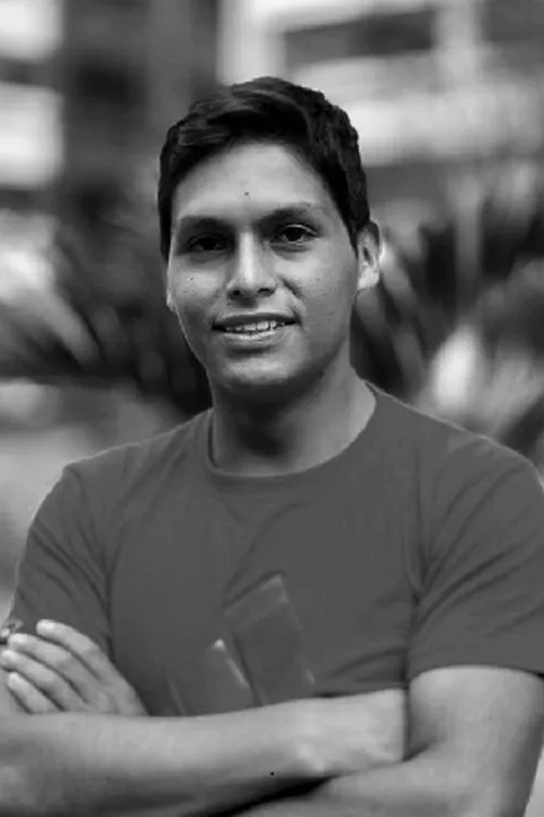 Claudia Solís ha trabajado con Júnior Béjar en 1 ocasiones