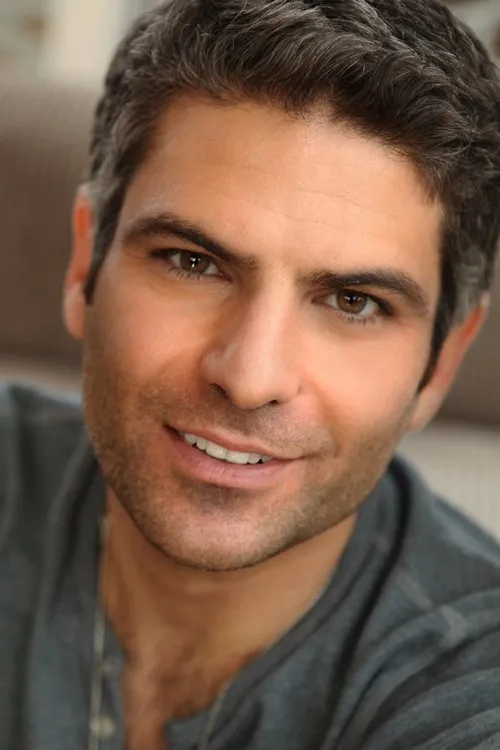 Juri Henley-Cohn interpretando a David