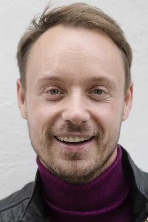 Jüri Nael interpretando a Famous Person