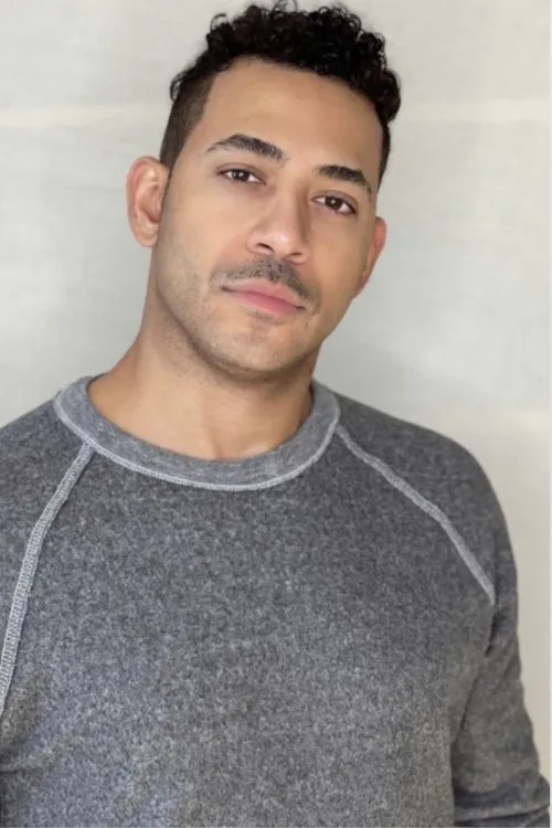 Jonathan De Azevedo ha trabajado con Justin Johnston en 1 ocasiones