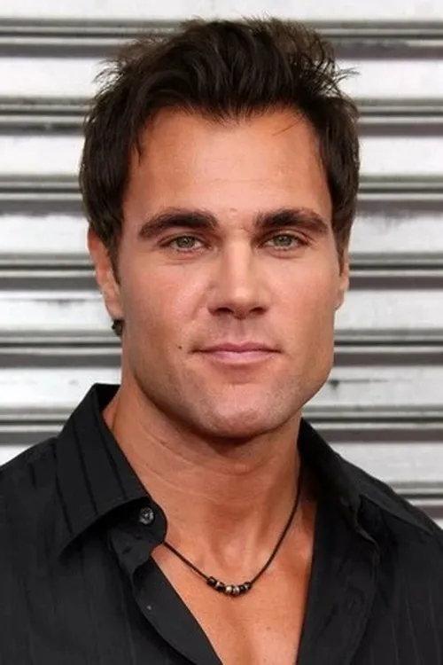 Justin Lopez en su biografía y filmografía