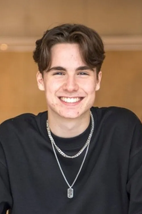 Justin Morissette — personaje: Valentin