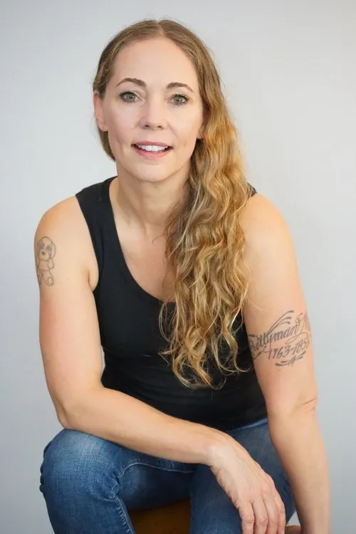 Todd Farr ha trabajado con Justine Priestley en 2 ocasiones