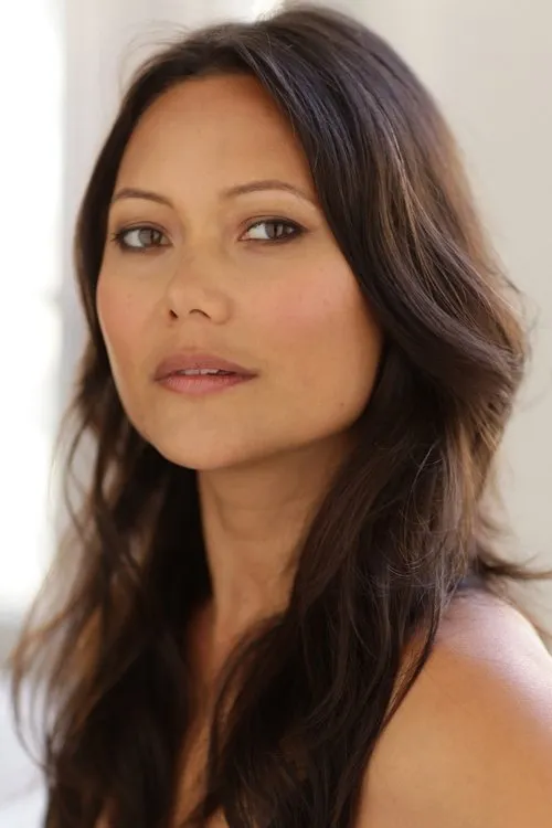 K.K. Moggie interpretando a Tipong