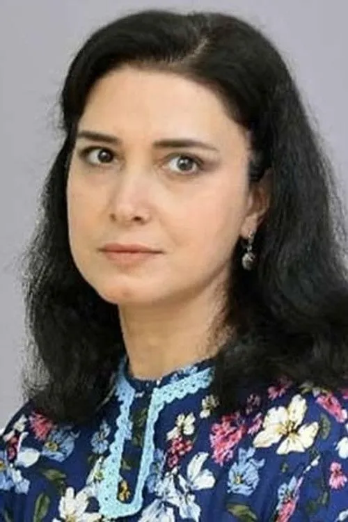 Kabira Hashimli interpretando a Farida