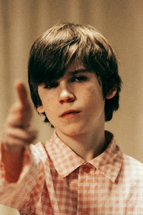 Kacper Olszewski interpretando a Mickey House