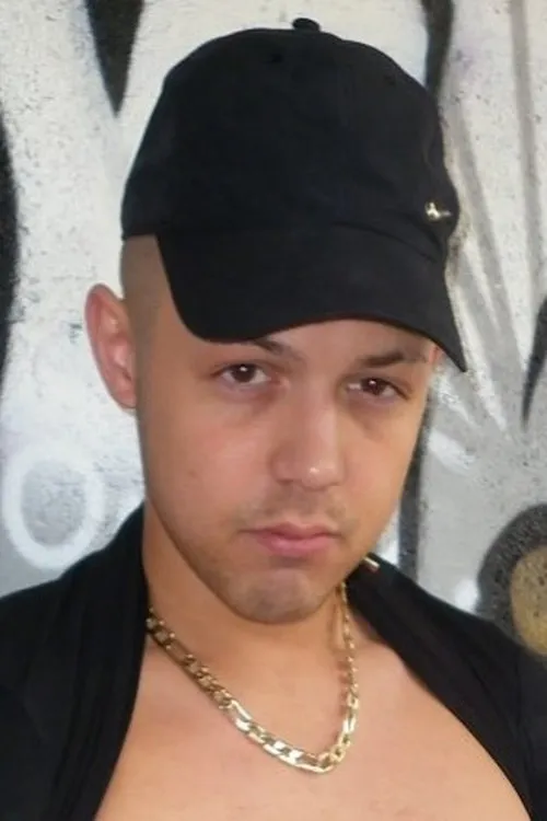 Mike Tiger ha trabajado con Kader Jawell en 1 ocasiones