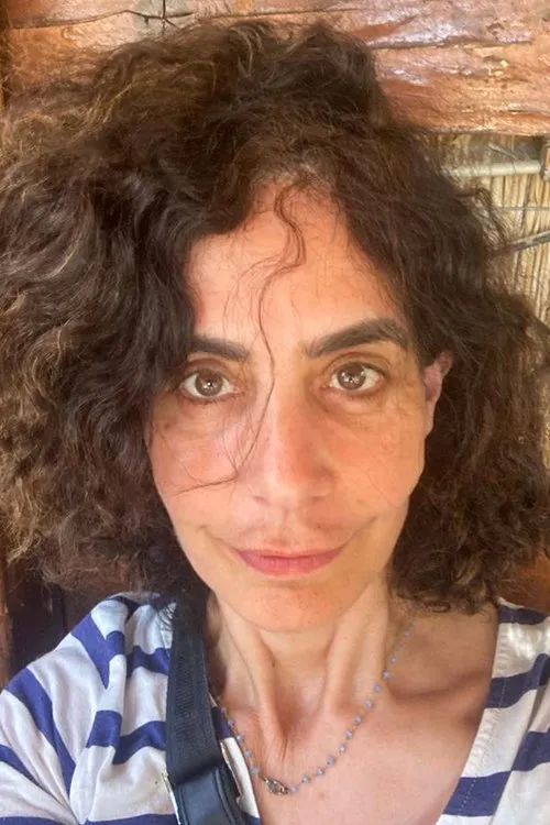 Kadija Leclère interpretando a Daphne