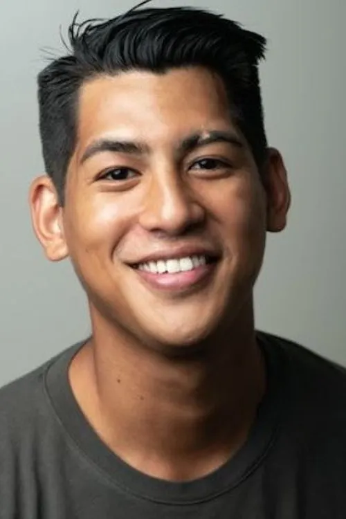 Kaipo Dudoit interpretando a David