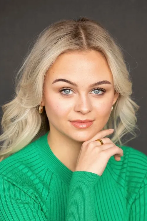 Maeve Fields ha trabajado con Kaitlyn Collins en 1 ocasiones