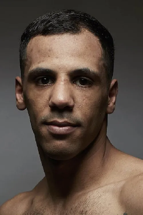Kal Yafai interpretando a Self