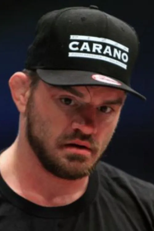 Kalib Starnes interpretando a Self