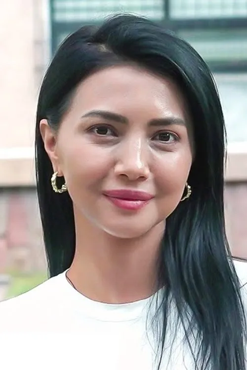 Omurbek Nurdinov ha trabajado con Kalipa Tashtanova en 1 ocasiones