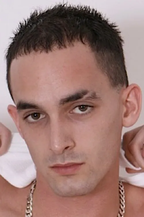 Alexander Petrov ha trabajado con Kallum Ash en 2 ocasiones