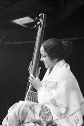 Barry Jenkins ha trabajado con Kamala Chakravarty en 1 ocasiones