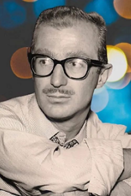 Kâmran Yüce interpretando a 