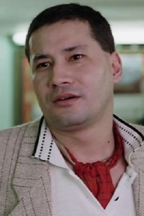 Roger Thomas ha trabajado con Kan Tat-Wah en 2 ocasiones