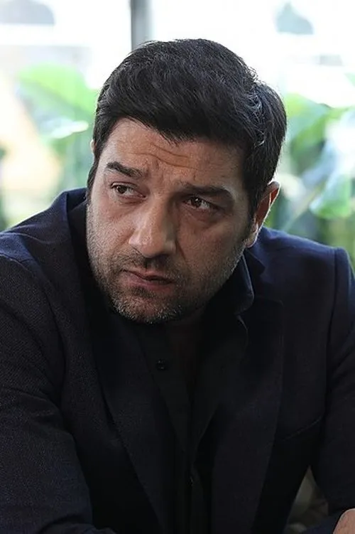 Kanan Mahmudov interpretando a ?ziz Süleymanzad?