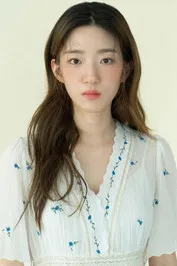 Kang Chae-young en su biografía y filmografía