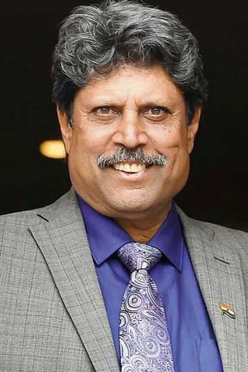 Kapil Dev interpretando a Himself
