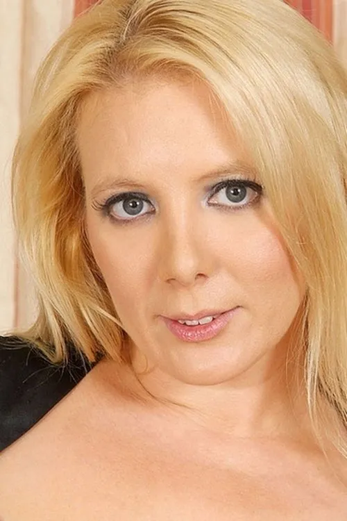 Kara Nox interpretando a 