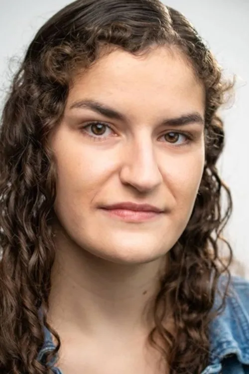 Kara Shoup interpretando a Fiora