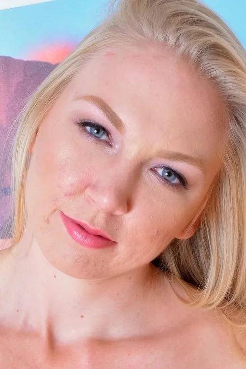 Kara Stone interpretando a (archive footage)