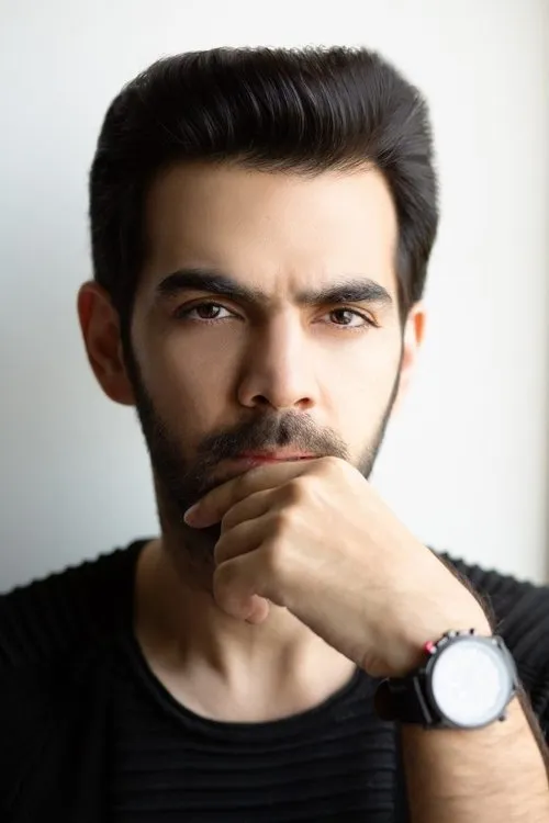 Karan Grover — personaje: Rishi