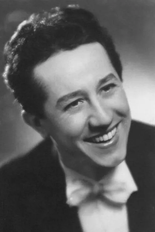 Karel Máj interpretando a