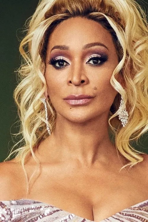 Karen Huger — personaje: Herself