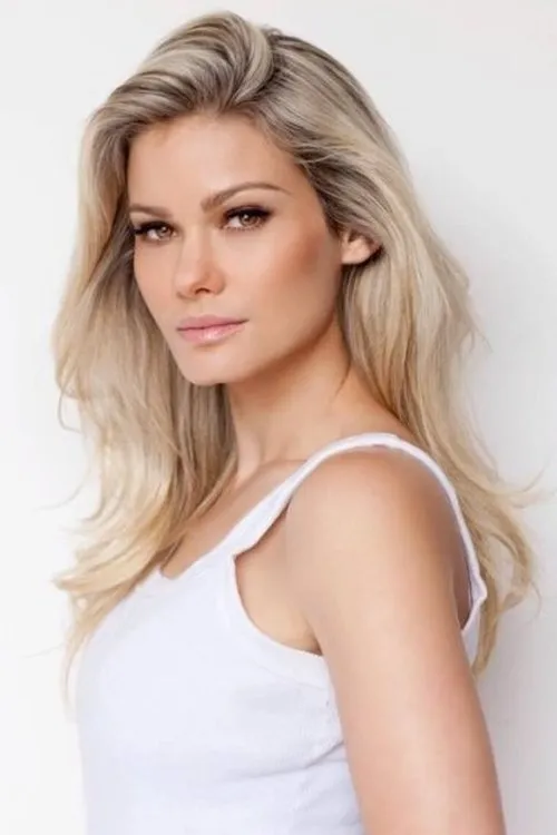 Foto de perfil del actor Karen Junqueira en el reparto