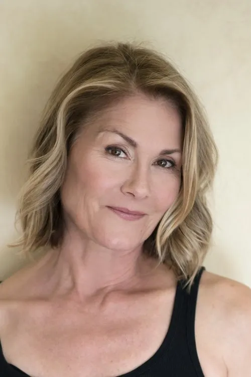 Karen Sillas interpretando a Lt. Kathryn Marcus