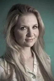 Karen Wessels interpretando a Hester